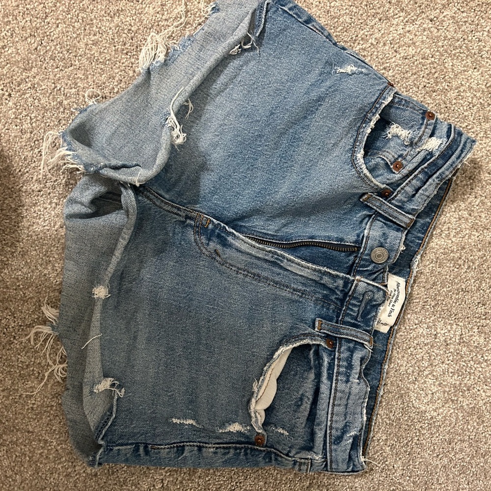 Abercrombie High Rise Mom Short